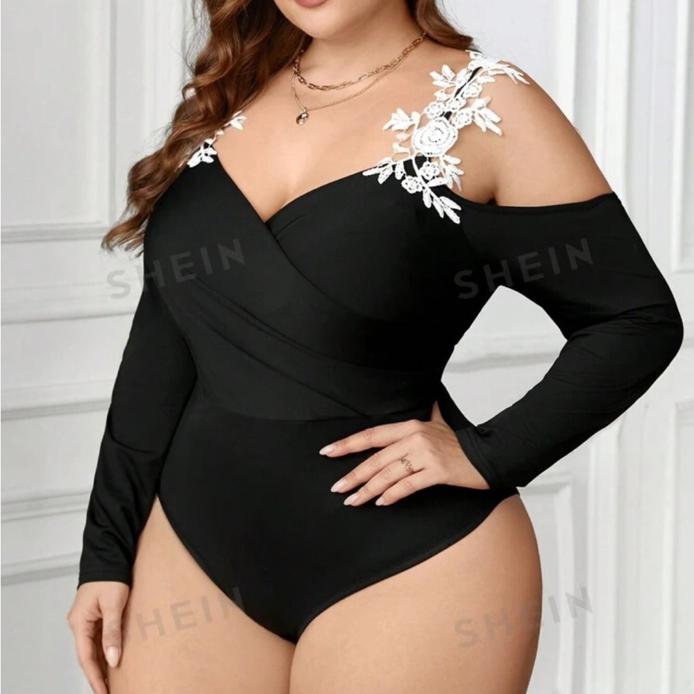 Privé Embroidered Floral Patchwork Hollow Out Shoulder Bodysuit 3XL (18)